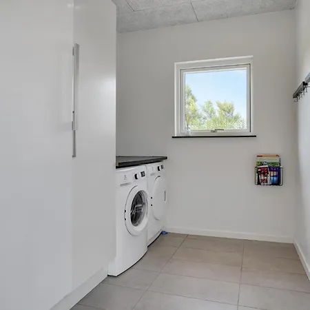 Stunning In With Sauna הדרסלב