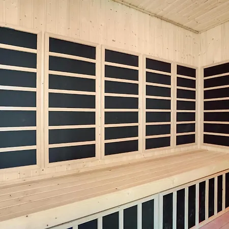 Stunning In With Sauna הדרסלב